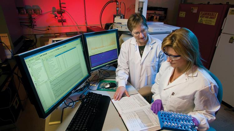 Η Ευρώπη στοχεύει στην «μηδενική ρύπανση» για τα χημικά