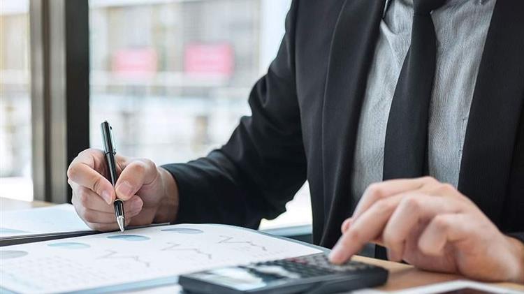 Με ληξιπρόθεσμες οφειλές οι μισές εμπορικές επιχειρήσεις