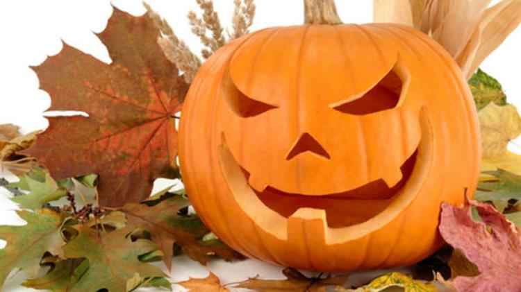 Το Halloween μεταφέρει τις κολοκύθες από την κουζίνα στο σαλόνι και τις βιτρίνες