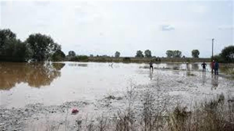 «Συγκέντρωση διαμαρτυρίας από αγρότες και εμπόρους της Καρδίτσας για τις ζημιές που υπέστησαν από τον "Ιανό"»