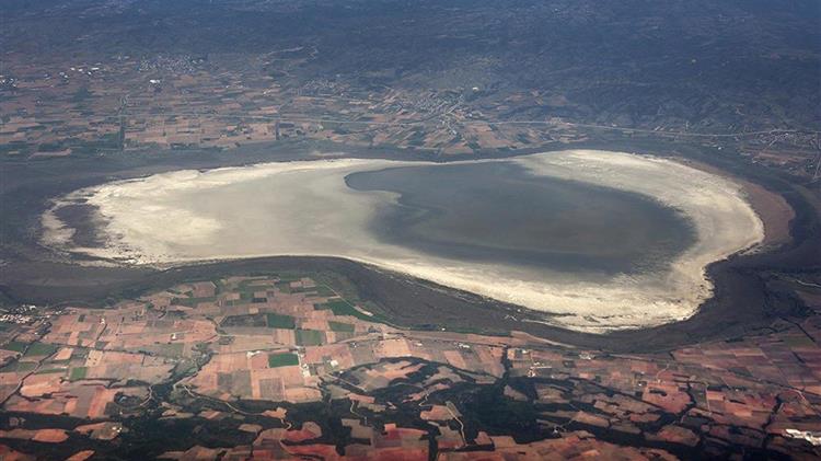 Λίμνη Κορώνεια: Παραμένει ο κίνδυνος νέας κατάρρευσης