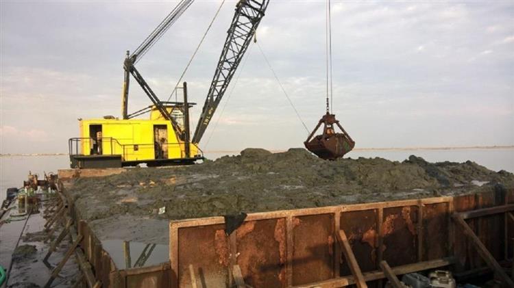 Οστρακοκαλλιέργειες: Εκβαθύνσεις από ειδικό σκάφος στις εκβολές του ποταμού Λουδία