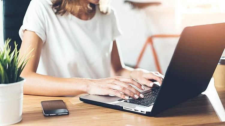 Διεθνής Οργάνωση Εργασίας: Οι γυναίκες πλήρωσαν το μεγαλύτερο τίμημα στην πανδημία