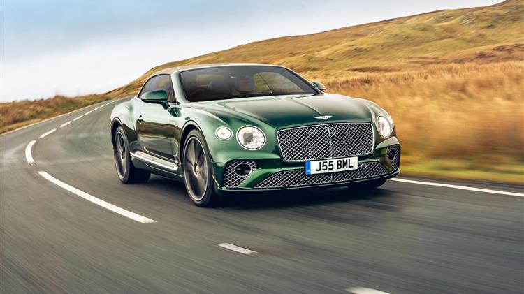 Η BENTLEY προσθέτει έντονο βρετανικό χαρακτήρα στη γκάμα της με νέες επενδύσεις από TWEED