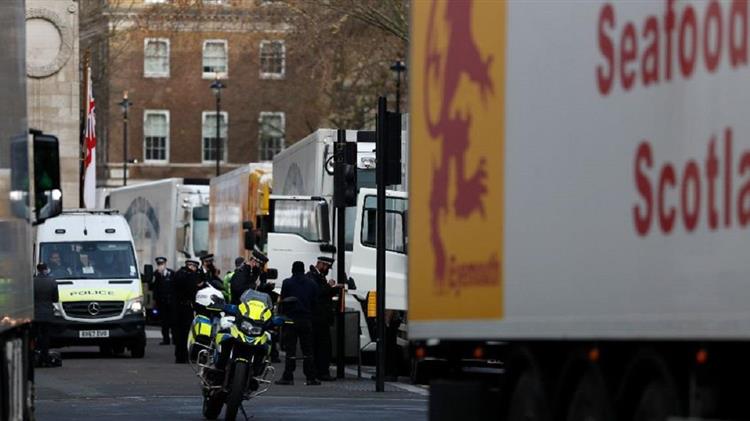 Brexit: Φορτηγά μεταφοράς θαλασσινών σε διαμαρτυρία γύρω από την Ντάουνινγκ Στριτ και το Κοινοβούλιο