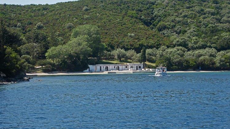 Σκορπιός: “Κατασκευή και λειτουργία πολυτελούς τουριστικής μονάδας”