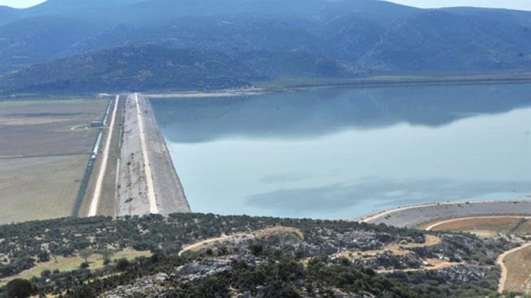 Παραχώρηση χρήσης αγροτεμαχίων στις εκτάσεις της πρώην λίμνης Κάρλας