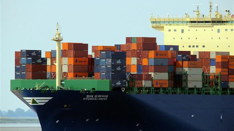 Η μάχη των containers: Στα ύψη τα κόστη, σε κίνδυνο τα προϊόντα