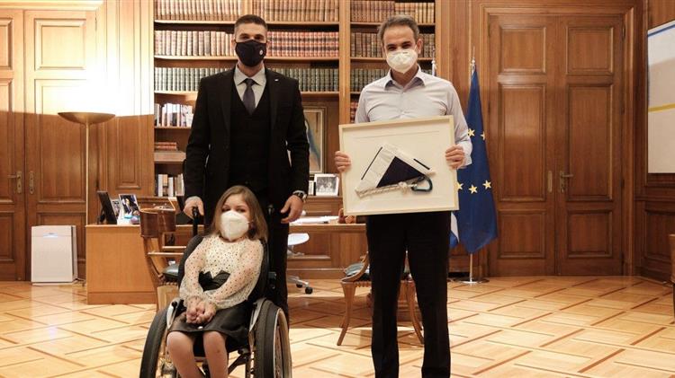 Τι είπε ο Μητσοτάκης σε Ελευθερία και Μάριο που ανέβηκαν στον Όλυμπο