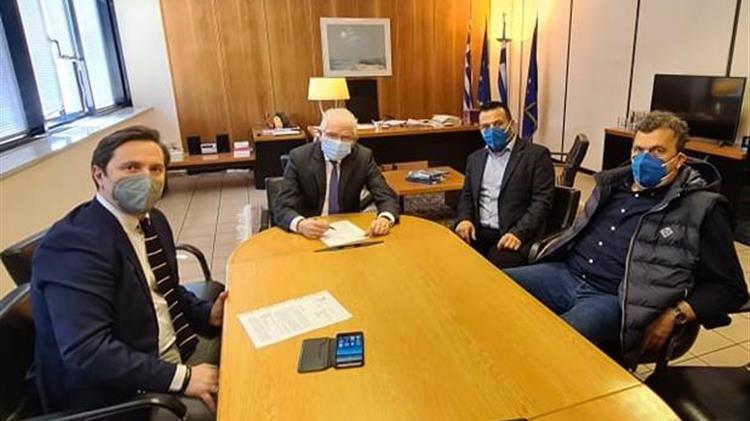 Οι εκτεταμένες ζημιές στις καλλιέργειες στο επίκεντρο της συνάντησης του Καρανικόλα με τον Λυκουρέτζο