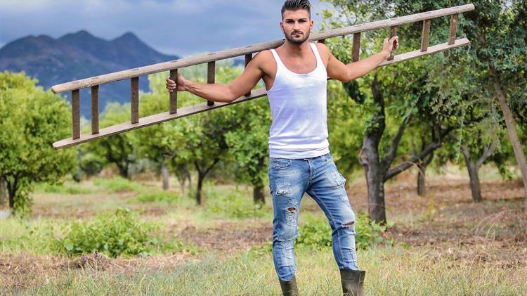 Εξαιρούνται οι αγρότες κανονικού καθεστώτος από το τέλος επιτηδεύματος