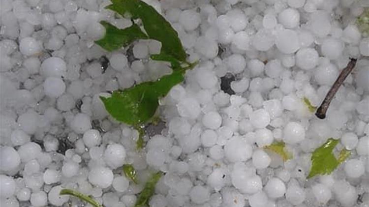Καιρός: Σφοδρές χαλαζοπτώσεις προκάλεσαν ζημιές - Από σήμερα η χώρα σε κλοιό ζέστης