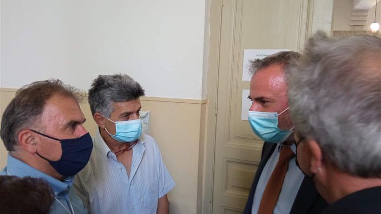 5 μήνες φυλάκιση , με τριετή αναστολή για τους αγρότες που υπερασπίζονταν το συμφέρον τους..