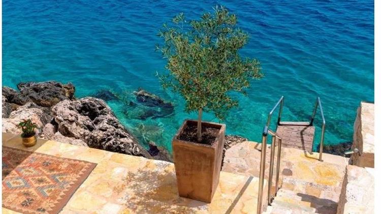 «Le Point»: Γαλλική ωδή στην «ανεξερεύνητη» Ελλάδα