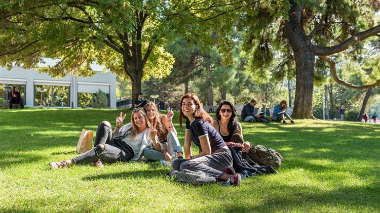 Deree – The American College of Greece: Υποτροφία από τις ΕΛΛΗΝΙΚΕΣ ΥΠΕΡΑΓΟΡΕΣ ΣΚΛΑΒΕΝΙΤΗΣ