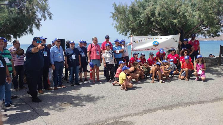 Ολοκληρώθηκε με επιτυχία η δάση καθαρισμού της παραλίας του Τσούτσουρα