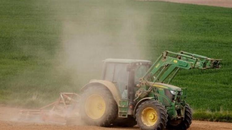 Καμπανάκι από τη γαλλική ΑΧΕΜΑ: Οι ελλείψεις πρώτων υλών απειλούν τον γεωργικό εξοπλισμό