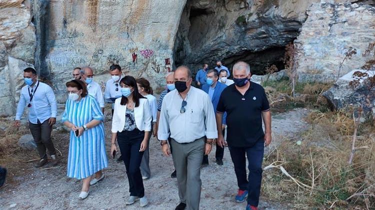 Επίσκεψη στο Πεντελικό Όρος και στις θέσεις του Αρχαίου Λατομείου