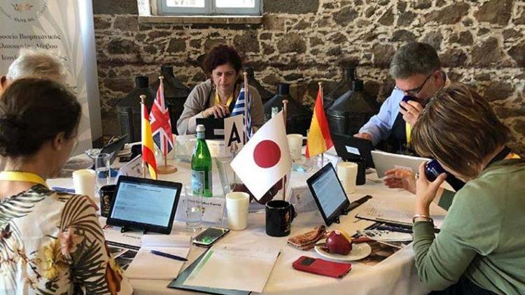 Τα μήλα απαραίτητο «εργαλείο» για τους γευσιγνώστες – δοκιμαστές του διαγωνισμού