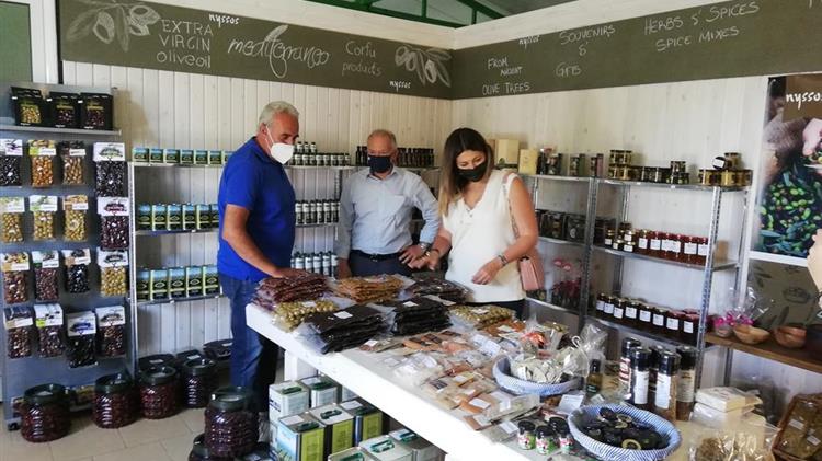 Κέρκυρα: Σήμα επισκέψιμου ελαιοτριβείου και ποτοποιίας ανήγγειλε η Σ. Ζαχαράκη