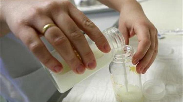 Βρετανία: Τα βρεφικά γάλατα δεν ελέγχονται ικανοποιητικά στις κλινικές μελέτες