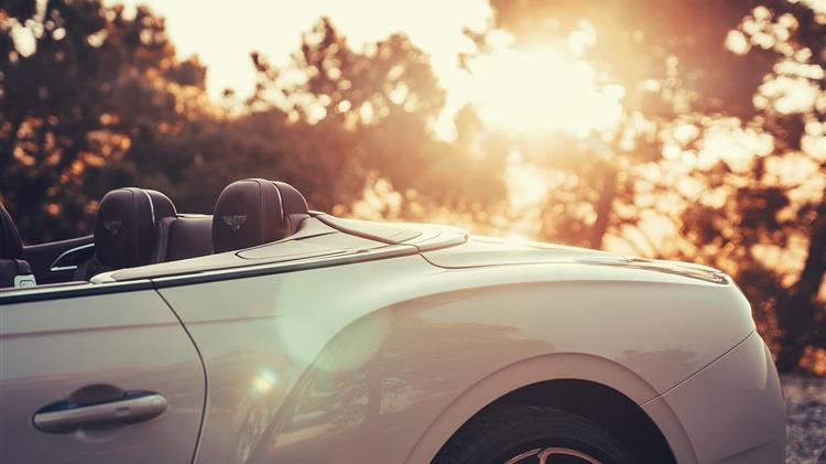 Bentley σε κλασσικά, ιστορικά χρώματα