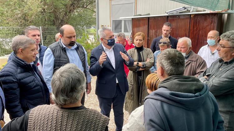 14χιλιαρο και σε σεισμοπαθείς Τυρνάβου και Ελασσόνας