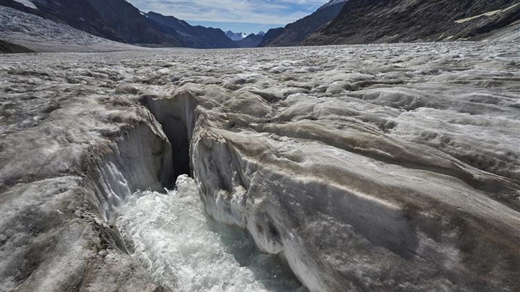 Ελβετία: Οι παγετώνες της χώρας έχασαν το 1% του όγκου τους στη διάρκεια του 2021, παρά τις έντονες χιονοπτώσεις
