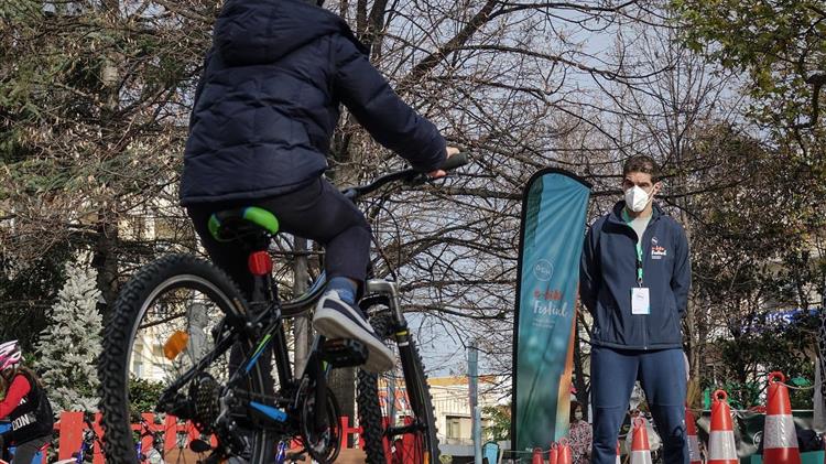 Καθαρή ενέργεια και πράσινη μετακίνηση στη Λάρισα από το ΔΕΗ e-bike Festival