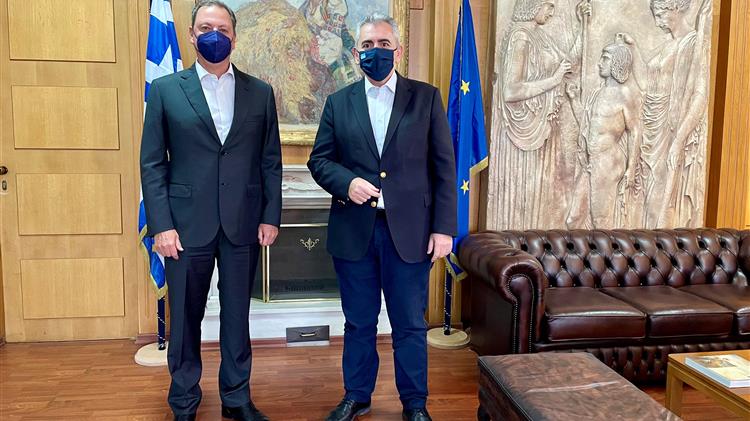 Μάξιμος σε Λιβανό: Αντιδράσεις μηλοπαραγωγών για ενδεχόμενη κατάργηση συνδεδεμένης ενίσχυσης