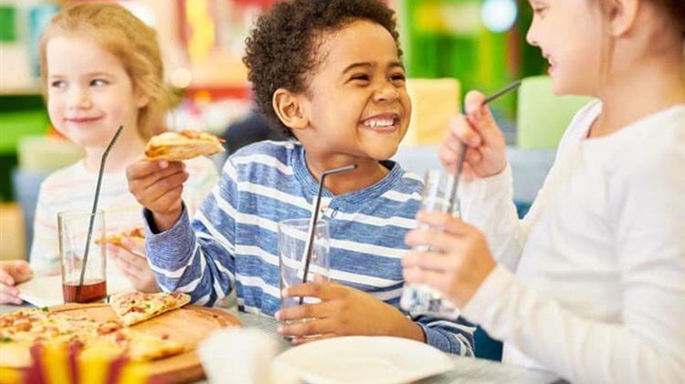 Υγιεινές διατροφικές συνήθειες για τα παιδιά κατά τη διάρκεια των Χριστουγέννων