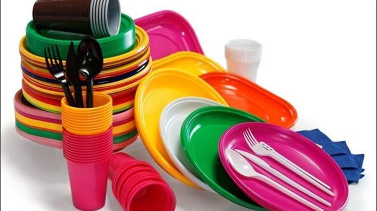 Ρύπανση από πλαστικά: Η ΕΕ πιέζει για παγκόσμια συμφωνία