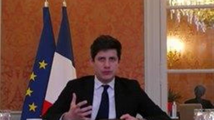 Η Γαλλία θέλει να βάλει κρασί στο νερό του αντικαρκινικού και αντιαλκοολικού σχεδίου