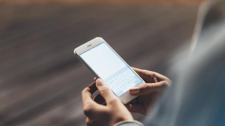 Οι Έλληνες ξοδεύουν 6 ώρες τη μέρα στο Internet με πρωταθλητή το Youtube