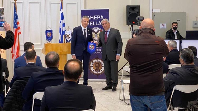 Παρουσία του Σίμου Κεδίκογλου η τελετή παράδοσης δυο πυροσβεστικών οχημάτων στη Β. Εύβοια