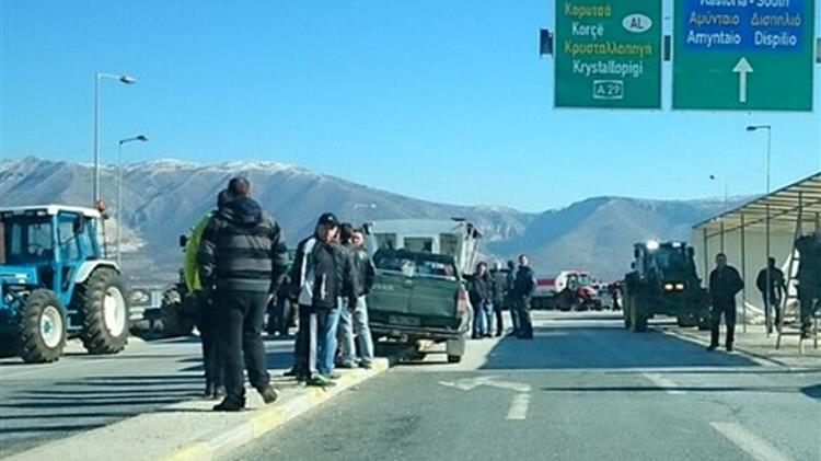Αγροτικές κινητοποιήσεις: Σε συμβολικό αποκλεισμό του τελωνείου Κρυσταλλοπηγής