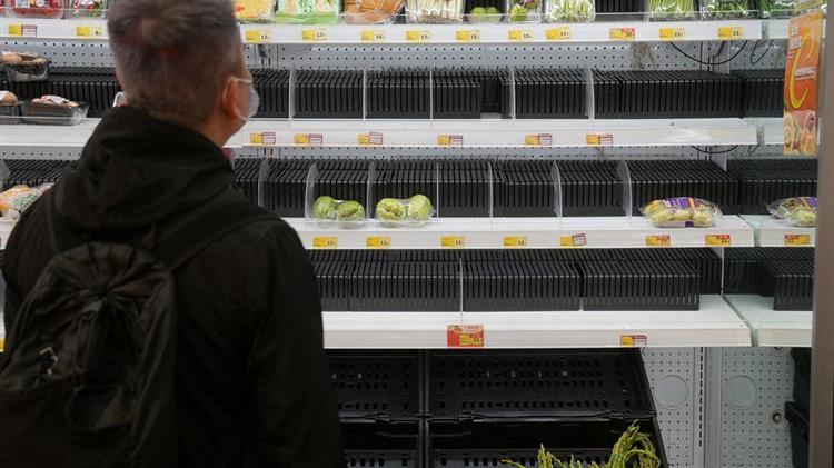 Κίνα: Αδειάζουν τα ράφια των σούπερ μάρκετ οι κάτοικοι του Χονγκ Κονγκ