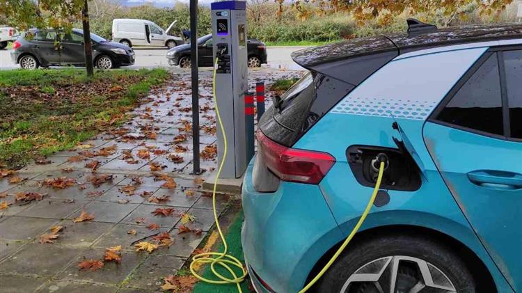 Δωρεάν φόρτιση  ηλεκτρικών αυτοκινήτων στους Σταθμούς που εγκατέστησε  η  Περιφέρεια Θεσσαλίας