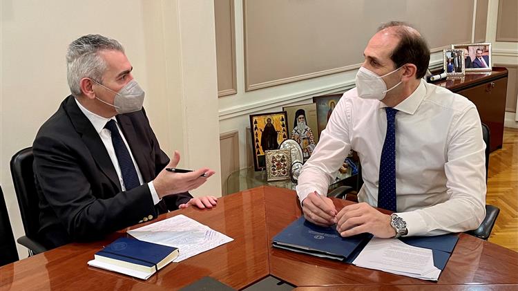 Μ. Χαρακόπουλος με Υφ. Οικονομικών: Όλη η αλήθεια για την ονομασία “τσίπουρο” των διήμερων