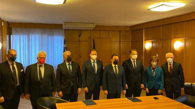 Παράδοση - Παραλαβή στο Υπουργείο Αγροτικής Ανάπτυξης και Τροφίμων