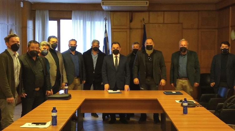 Συνάντηση μεταξύ των Αγροτικών Συλλόγων Κρήτης με τον κ. Γεωργαντά