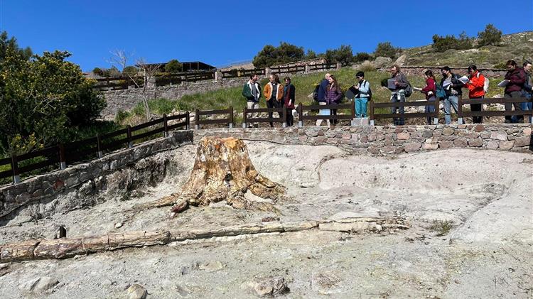 Μυτιλήνη: Από το Πανεπιστήμιο του Λονδίνου μελετώντας τη γεωποικιλότητα και τη βιοποικιλότητα στο Γεωπάρκο Λέσβου