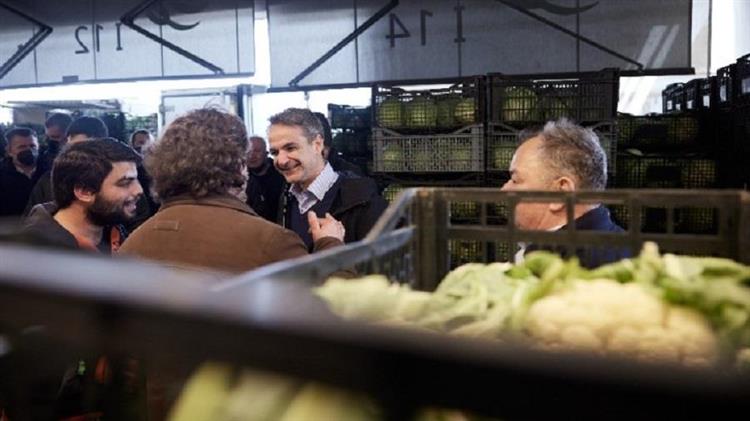 Μητσοτάκης από την Λαχαναγορά Ρέντη: Η κυβέρνηση λαμβάνει μέτρα στήριξης του αγροτικού κόσμου