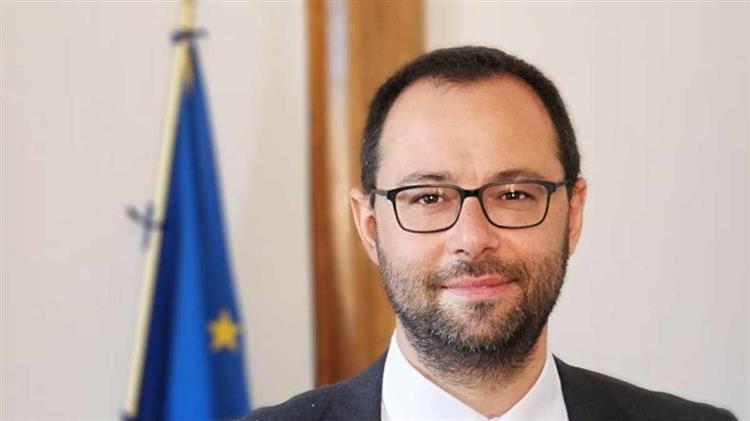 Ιταλία: Ο υπουργός Γεωργίας ζητά έκτακτες κρατικές βοήθειες στους αγρότες - Να επανακαθοριστεί η ΚΑΠ