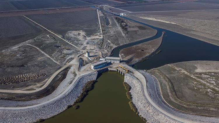 Η Περιφέρεια Θεσσαλίας με τη Λίμνη Κάρλα στο National Symposium