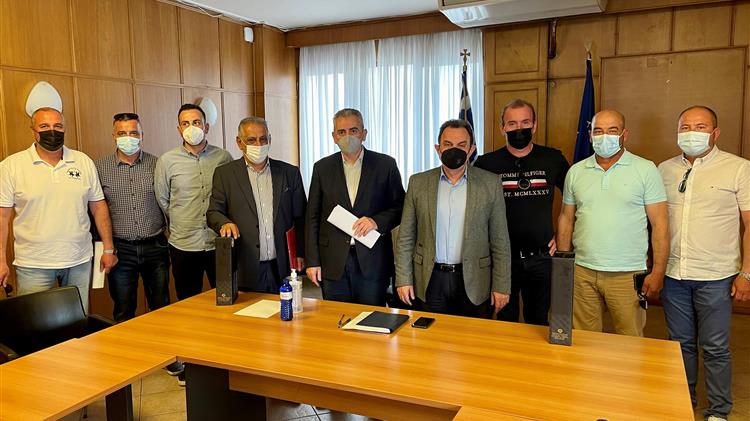 Λευκός καπνός για αποζημιώσεις στα βιομηχανικά αχλάδια!