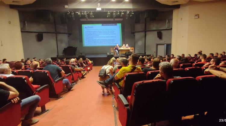 Μεγάλη προσέλευση των αγροτών στη  Συνέλευση του Ενιαίου Αγροτικού Συλλόγου