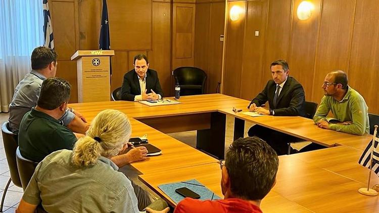 «Εργάτες γης: ευελιξία και συγκεκριμένες λύσεις ζητά ο Π. Μαντάς»