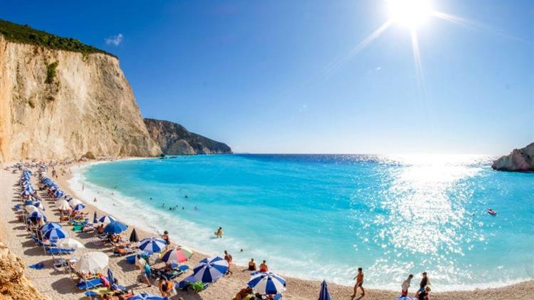 ΥΠΟΙΚ: 336 παραβάσεις στον αιγιαλό σε διάστημα 20 ημερών