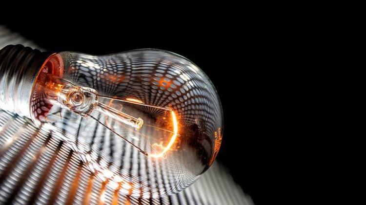 Πώς θα γλιτώσετε τις αυξήσεις που έρχονται στους λογαριασμούς ρεύματος